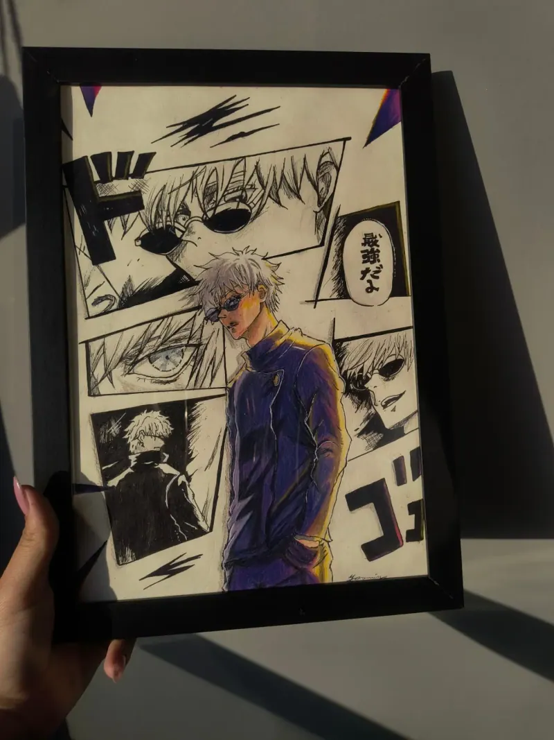 Quadro emoldurado de uma arte em estilo mangá, segurado contra a luz do sol